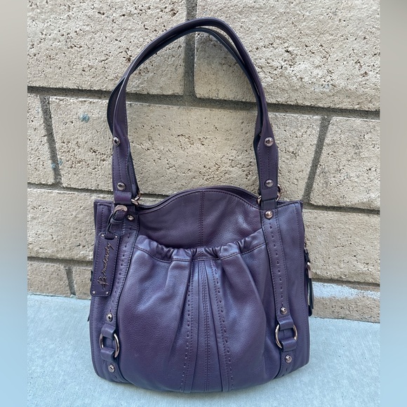 B. Makowsky Tribeca Leather Shoulder Bag Purse in Plum - Picture 2 of 13